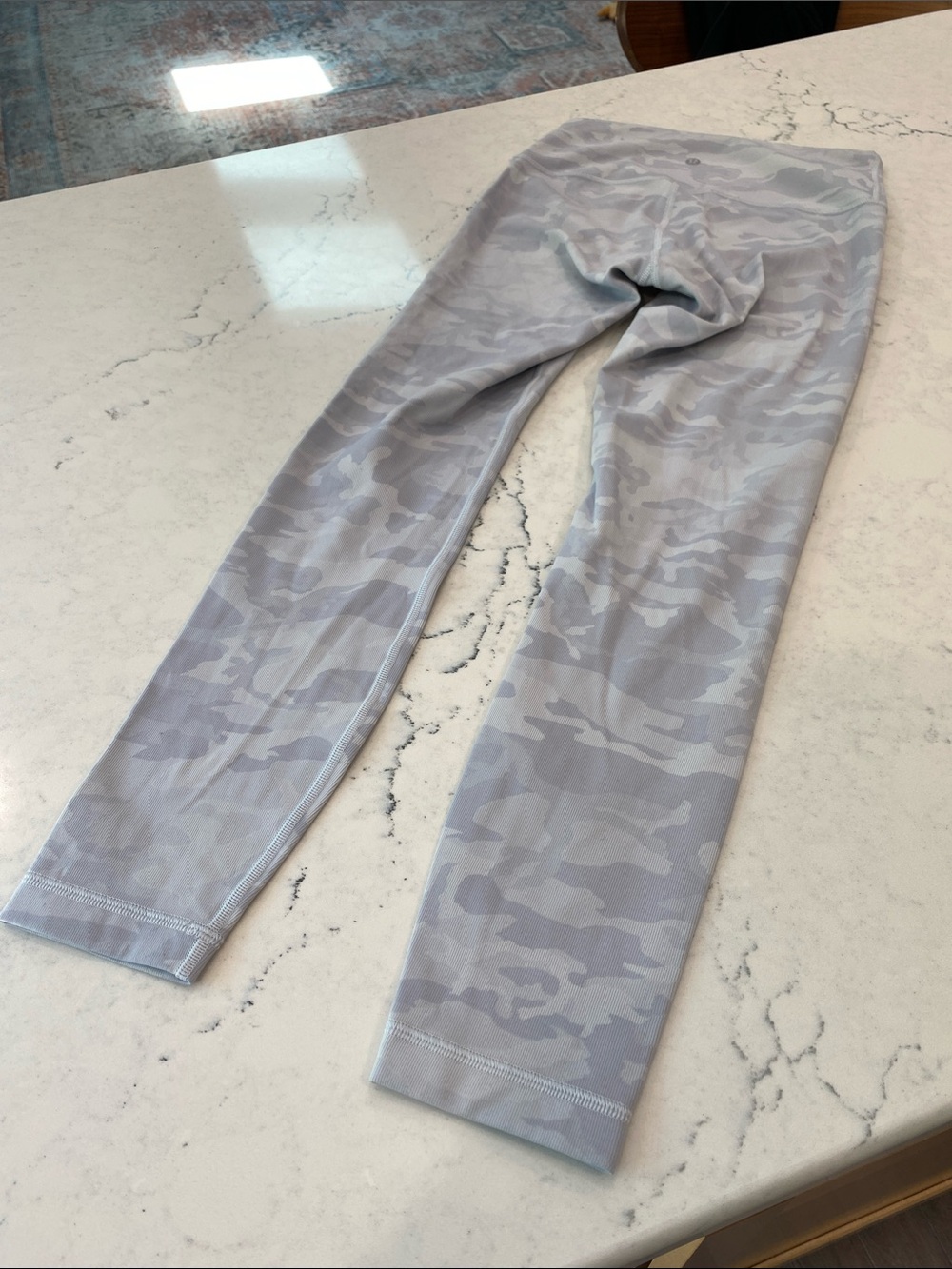 Lululemon Light Gray Camo, Ribbed Leggings - size 6, 25” inseam